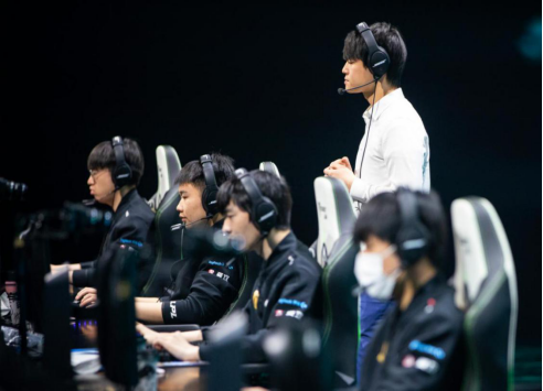 MLBB继续领跑手游下载榜 国服决胜巅峰即将上线